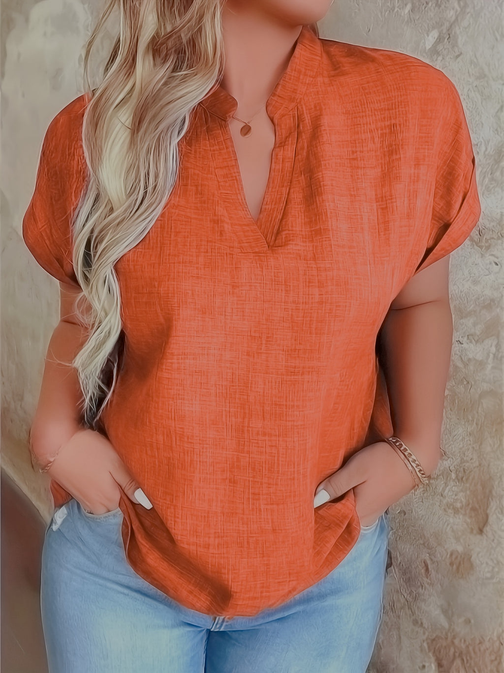 Casual V-hals blouse voor dames met kleine opstaande kraag. 